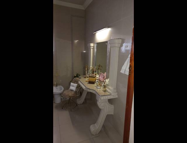 5 BEDROOM HOUSE FOR SALE IN EPWORTH